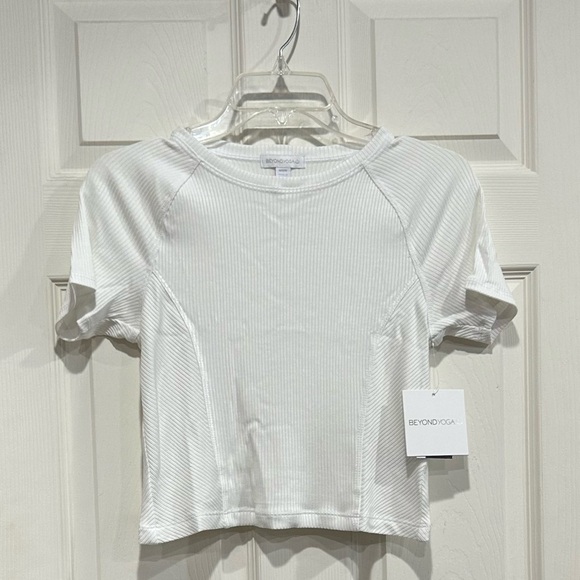 Beyond Yoga Women's Medium Silhouette Cropped Tee White NWT RIbbed Fabric - Picture 1 of 9
